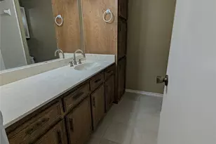 320 N Charles St, Lewisville, TX 75057 - Photo 10