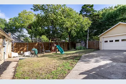 1134 N Edgefield Avenue, Dallas, TX 75208 - Photo 18