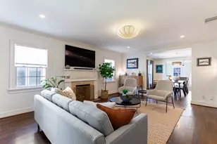 1134 N Edgefield Ave, Dallas, TX 75208 - Photo 2