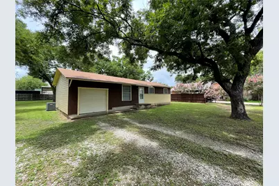 204 E 6th Street, Tolar, TX 76476 - Photo 2