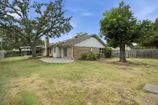 200 Lansford Dr, Benbrook, TX 76126 - Photo 36