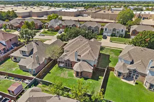 5272 W Cove Way, Grand Prairie, TX 75052 - Photo 38