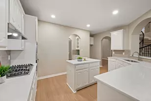 5272 W Cove Way, Grand Prairie, TX 75052 - Photo 12