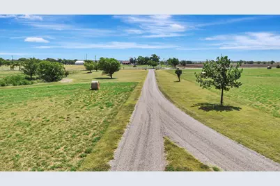 2561 Co Road 248, Valley View, TX 76272 - Photo 4