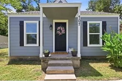 707 W Water Street, Weatherford, TX 76086 - Photo 2