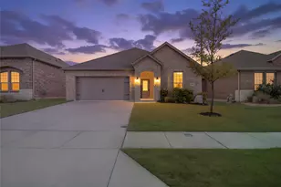 3102 Moccasin Ln, Aubrey, TX 76227 - Photo 2