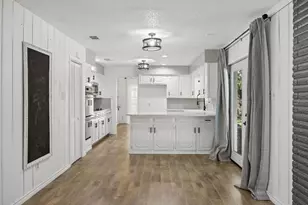 18 Legend Rd, Benbrook, TX 76132 - Photo 10