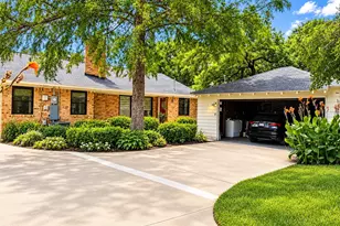 6755 E Mockingbird Ln, Dallas, TX 75214 - Photo 14