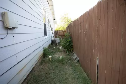 2121 San Jose, Fort Worth, TX 76112 - Photo 12