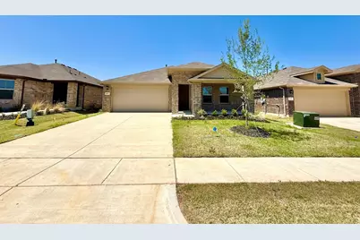 521 W Bronze Circle, Springtown, TX 76082 - Photo 2