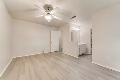 220 Hollywood Drive, Glenn Heights, TX 75154 - Photo 12
