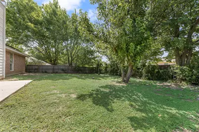 220 Hollywood Drive, Glenn Heights, TX 75154 - Photo 16