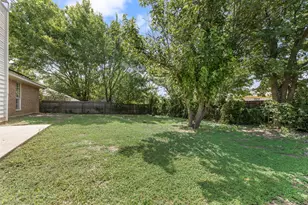 220 Hollywood Dr, Glenn Heights, TX 75154 - Photo 16