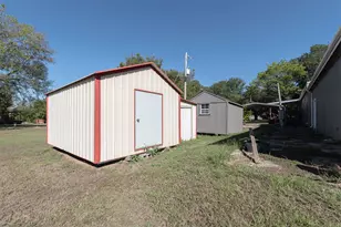 138 S Campbell St, Alba, TX 75410 - Photo 6