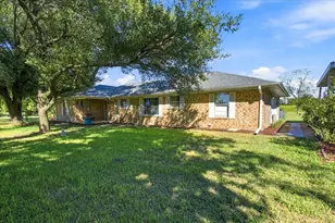 421 S Oak St, Ector, TX 75439 - Photo 2