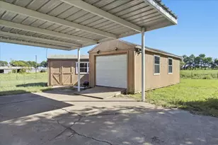421 S Oak St, Ector, TX 75439 - Photo 4