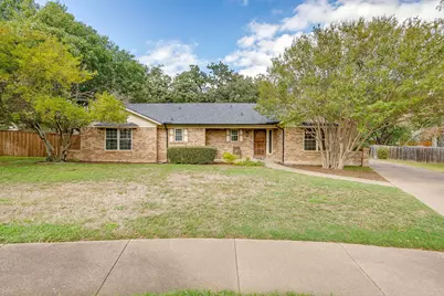 504 Regina Court, Euless, TX 76039 - Photo 2