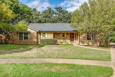 504 Regina Court, Euless, TX 76039 - Photo 4