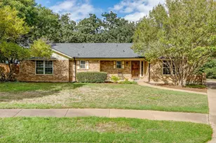 504 Regina Ct, Euless, TX 76039 - Photo 4