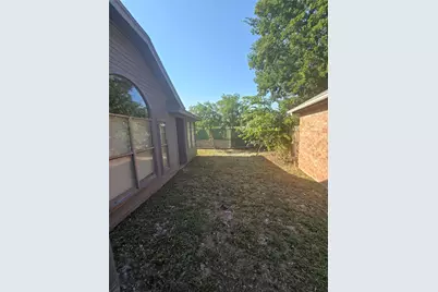 919 Gaynor Avenue, Duncanville, TX 75137 - Photo 8