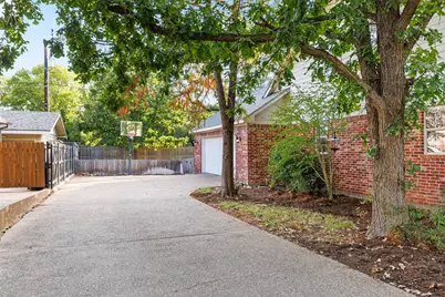 1605 Oak Hollow Drive, Woodway, TX 76712 - Photo 36