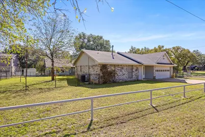 409 Walker Street, Glen Rose, TX 76043 - Photo 4