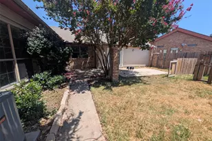 115 Meadowview Dr, Justin, TX 76247 - Photo 2