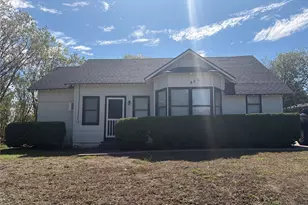 405 Cherry St, Forreston, TX 76041 - Photo 4