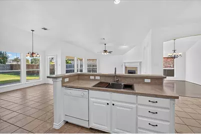 1311 Crest Glen Drive, Arlington, TX 76002 - Photo 14