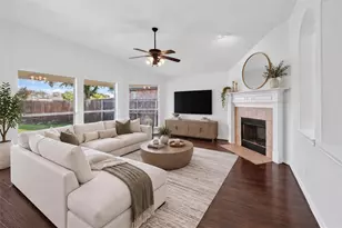 1311 Crest Glen Dr, Arlington, TX 76002 - Photo 2