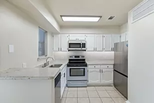 3129 Sondra Dr, Fort Worth, TX 76107 - Photo 12