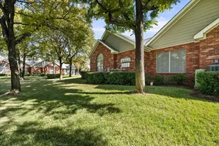 924 Bridges Dr, Arlington, TX 76012 - Photo 1
