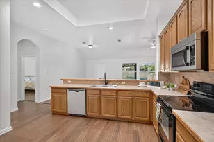 815 Hickory St, Burleson, TX 76028 - Photo 8