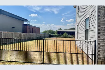 115 N Denton Street, Weatherford, TX 76086 - Photo 2