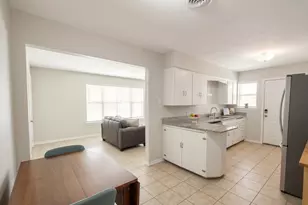 2732 W Jefferson Blvd, Dallas, TX 75211 - Photo 1