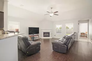 14317 Mariposa Lily Ln, Fort Worth, TX 76052 - Photo 6