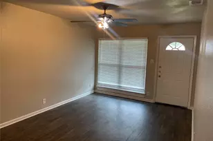 618 Rolling Ridge Dr, Lewisville, TX 75067 - Photo 2
