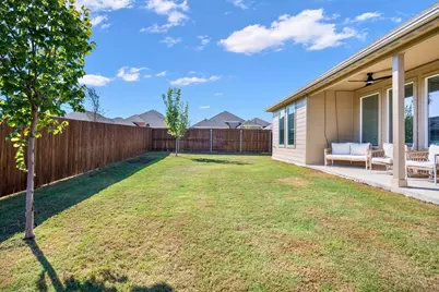 318 Sedalia Trail, Justin, TX 76247 - Photo 14