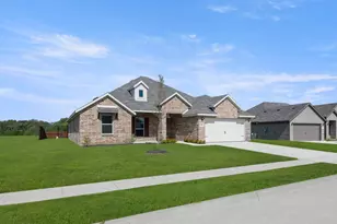 2605 River Bank Dr, Burleson, TX 76028 - Photo 2