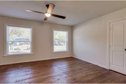 308 W Avenue F, Garland, TX 75040 - Photo 10