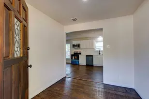 308 W Avenue F, Garland, TX 75040 - Photo 4