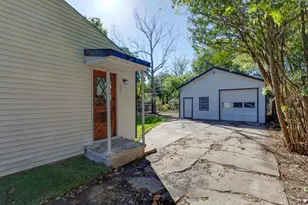 308 W Avenue F, Garland, TX 75040 - Photo 14