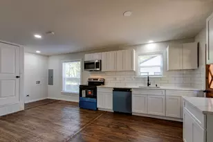 308 W Avenue F, Garland, TX 75040 - Photo 6