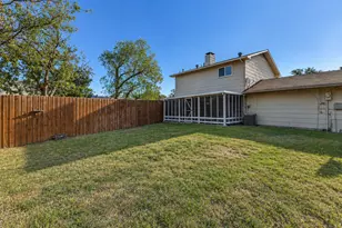 2109 Via Estrada, Carrollton, TX 75006 - Photo 20