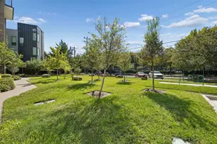381 E Greenbriar Ln, Dallas, TX 75203 - Photo 20