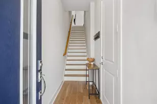 381 E Greenbriar Ln, Dallas, TX 75203 - Photo 2