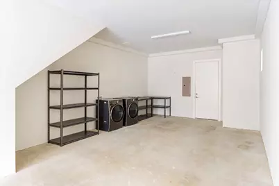 381 E Greenbriar Lane #1001, Dallas, TX 75203 - Photo 18
