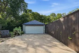 2307 Lawndale Dr, Dallas, TX 75211 - Photo 28