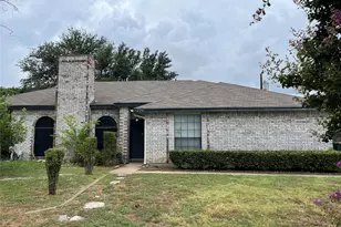 724 Ballard St, Cedar Hill, TX 75104 - Photo 1