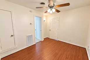 211 Skyway Dr, Euless, TX 76040 - Photo 16